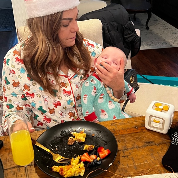 Old Navy Bundle: 2 Pairs of Medium Match the Fam Jammies - Picture 6 of 6